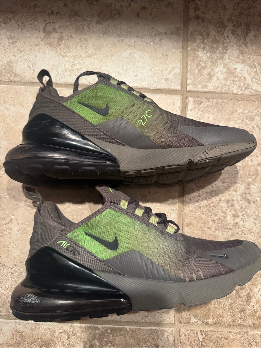 Nike Men’s Sneakers in Green and Gray with Black Air Unit